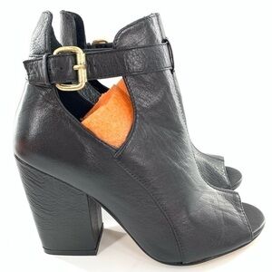 Chinese laundry ankle booties 5.5 36 Bizarre black leather buckle chunky boots